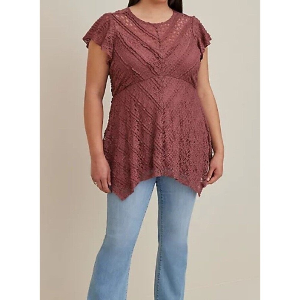 Torrid Babydoll Lace Crew Neck Sharkbite Hem Top 17592830 NWT Size 4